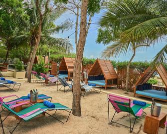 Blue Apple Beach - Tierra Bomba - Binnenhof