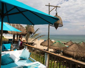 Little Hoi An . A Boutique Hotel & Spa - הוי אן - מרפסת