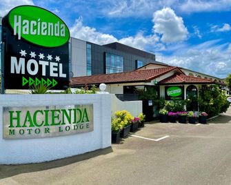 Hacienda Motor Lodge - Palmerston North - Building