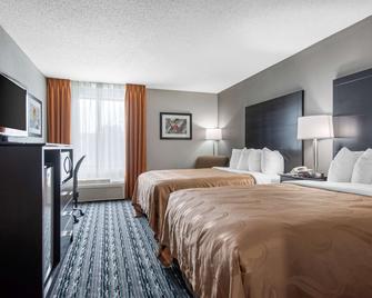 Quality Inn & Suites - Brownsburg - Slaapkamer