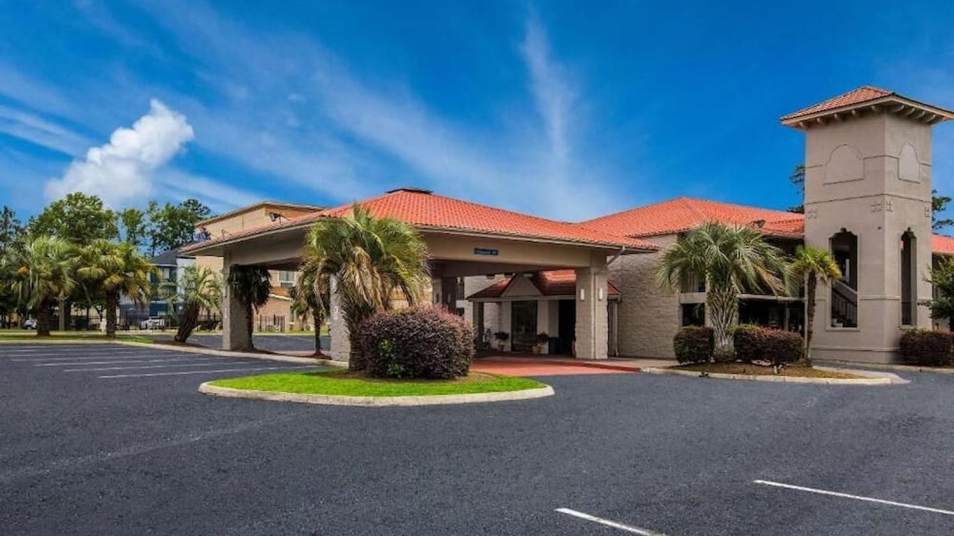 Super 8 by Wyndham Savannah