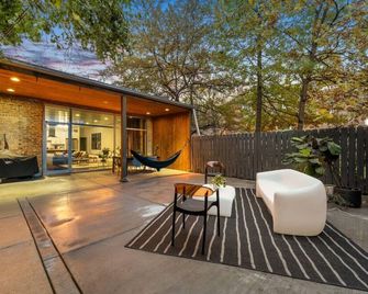 Chicago Riverhouse with private fenced in oasis - Chicago - Patio