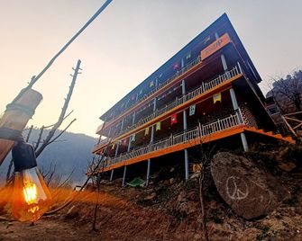 Perkup Hostel - Tosh - Building