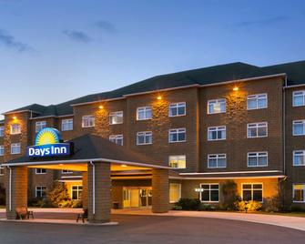 Days Inn by Wyndham Oromocto Conference Centre - Oromocto - Building