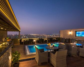 نافيتي ورويك الدمام - الدمام - حوض السباحة