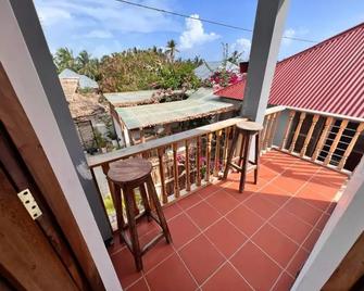 Barabara house - Kidenga - Parveke