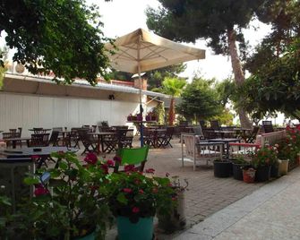 Belgin Otel - Erdek - Patio