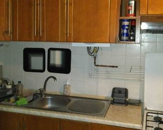 Lockable room center - אנטוורפן - מטבח