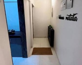 La Valentine 1 Bhk Apartment - מומבאי - מסדרון