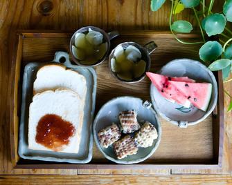 Bukyungdang Hanok Guesthouse - Jeonju - Kitchen