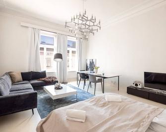 2ndhomes Central and Modern 39m2 Home - Helsinki - Living room