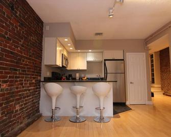 402 Columbus Ave - Boston - Kitchen