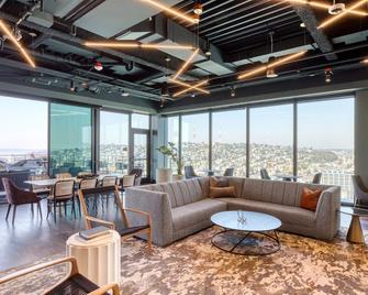South Lake Union 1br w wd roof nr Lake Union SEA-482 - Seattle - Living room
