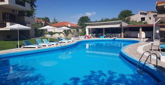 馬其頓酒店 - Thasos - 游泳池