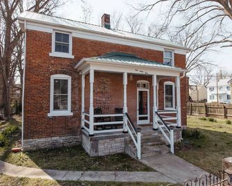 Elegant 3BR in the Heart of Historic Ste Genevieve - Sainte Genevieve - Edificio