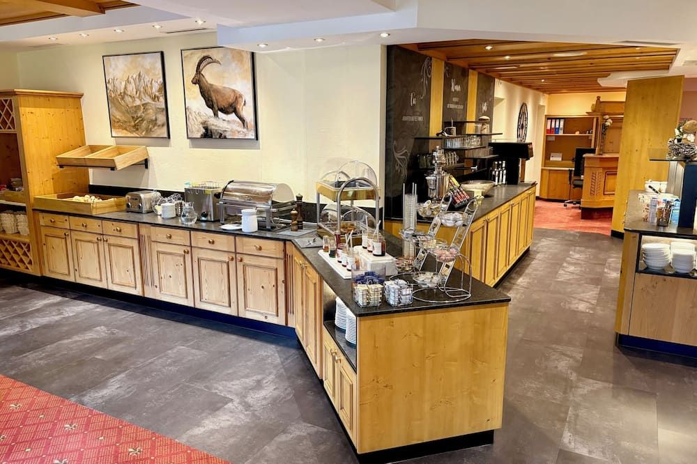 Hotel Garni Rifflsee - St. Leonhard im Pitztal - בופה