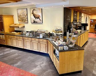 Hotel Garni Rifflsee - St. Leonhard im Pitztal - בופה