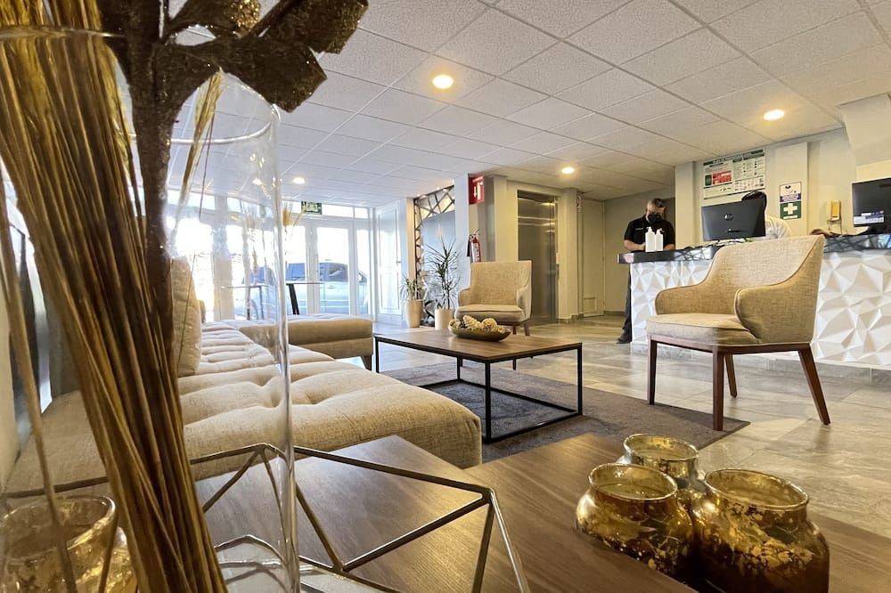 هوتل بلازا ريجينا توريون - تورريون - ردهة