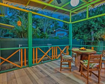 Cabina Guatusa en Playa Chiquita - Cocles - Balcon