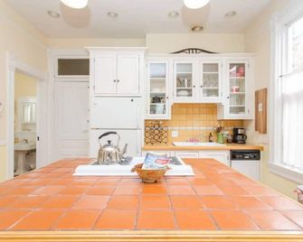 iKlektik House // Cardinal - שיקאגו - מטבח