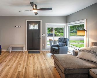 Big River Escape Parkside Bungalow - Winona - Soggiorno