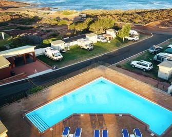 Kalbarri Red Bluff Tourist Park - Kalbarri - Bazén