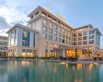 Muong Thanh Holiday Quang Binh Hotel - Dong Hoi - Building