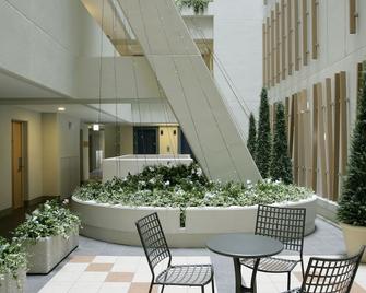 Hotel Lumiere Nishikasai - טוקיו - פטיו