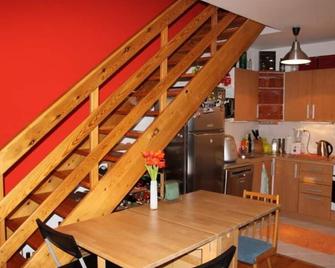 Sunny Two-story Apartment Kyje - Prag - Küche