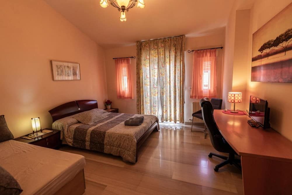 'Central Apartment Granada' with Shared Terrace, Wi-Fi and Air Conditioning - غرناطة - غرفة نوم