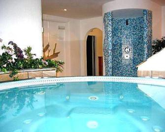 Hotel Rosalpina - Rocca Pietore - Pool