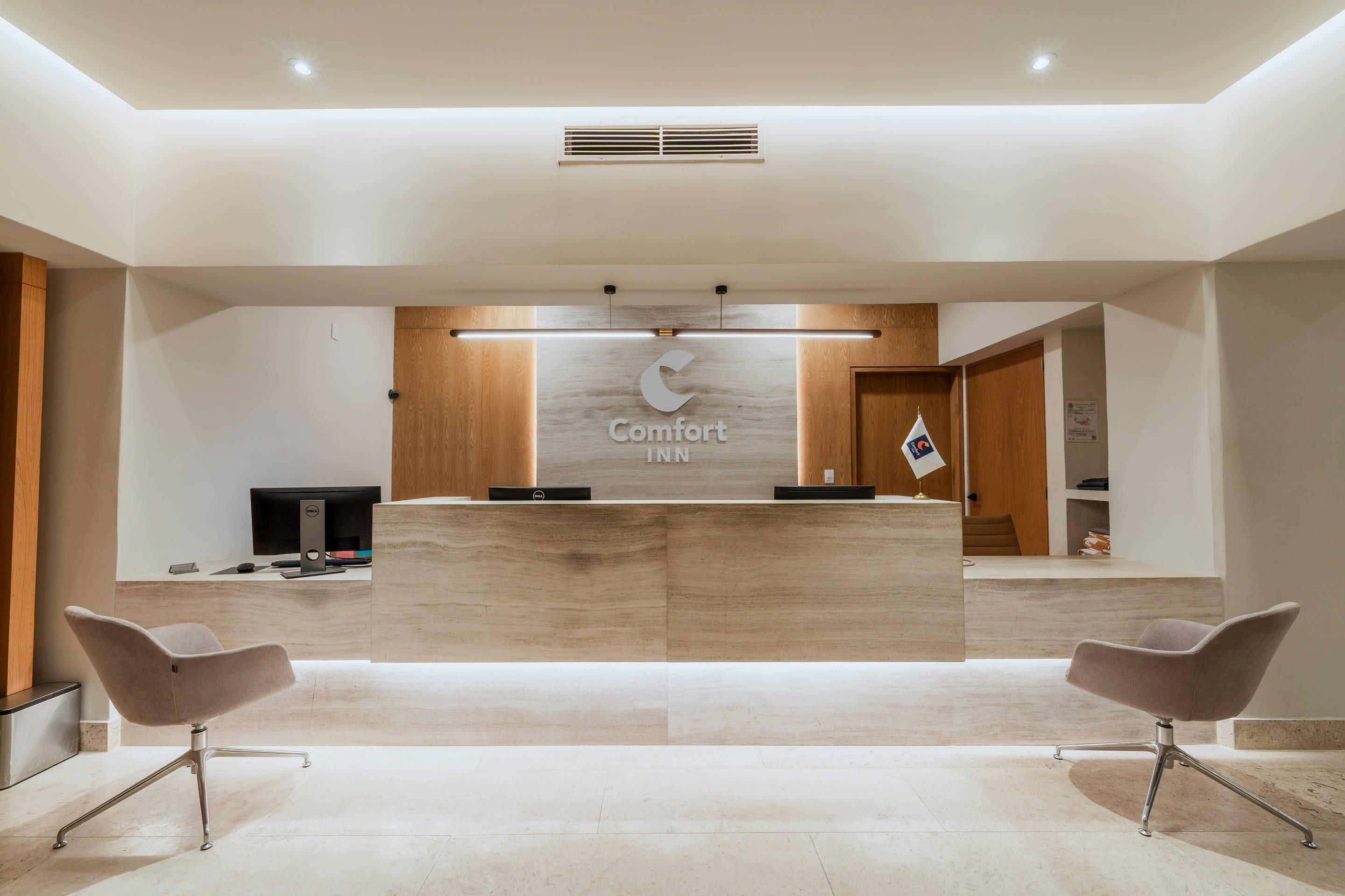 Comfort Inn Puerto Vallarta Golfside & Marina