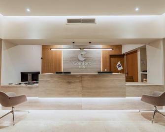 Comfort Inn Puerto Vallarta Golfside & Marina - Puerto Vallarta - Front desk