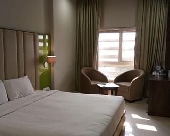 Hotel Kingsway - Raipur