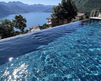 Esprit D'Hotel Panoramico - Fonteno - Басейн