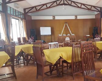 Grand Tembaga Hotel - Timika - Restaurante