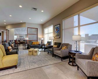 Drury Inn & Suites Kansas City Independence - Blue Springs - Sala de estar
