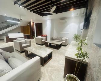 Eminence The Corbett - Corbett - Lounge