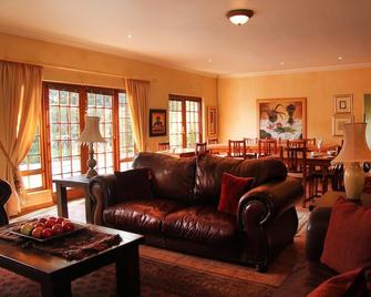 Fynbos Guesthouse Riversdale - Riversdale - Wohnzimmer