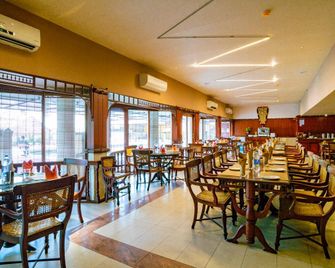 Alleppey Prince Hotel - אלפי - מסעדה
