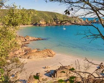 Ellingham Self-Catering Cottages - Saint Peter Port - Beach