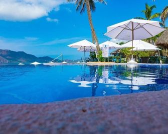 مار سيليستي - مانزانيلو - حوض السباحة