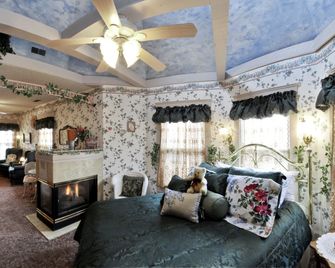 Holden House 1902 Bed & Breakfast Inn - Colorado Springs - Sala de estar