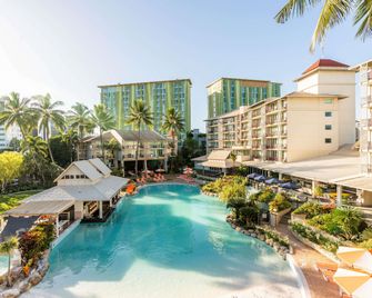 Novotel Cairns Oasis Resort - Cairns - Pool