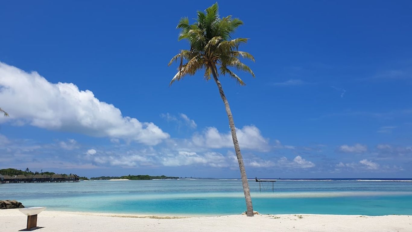 Beach Heaven Maldives - Golden Turtle Guest House