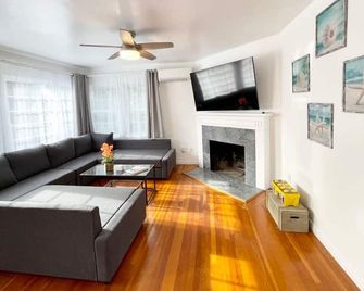 2 Bedroom - Ocean View Hot Tub Parking - 8 Guest - San Diego - Sala de estar