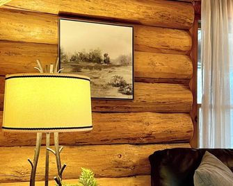 Hidden Log Cabin | Hot Tub | Ping Pong | Family | - Goshen