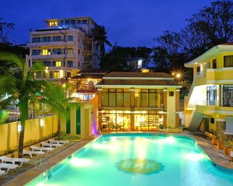 Boracay Holiday Resort - בורקאי - בריכה