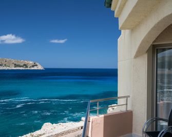 THB グヤ プラヤ - カラ・ラトハダ - バルコニー