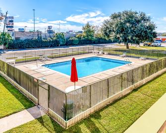 OYO Hotel Houston Southwest I-69 - Houston - Pool